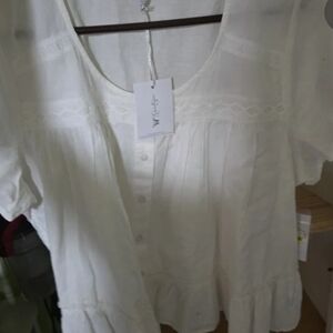 Brand New With Tags Jessica Simpson Cream Button-Front Peasant Blouse